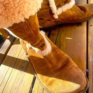 Vintage limited edition Uggs (early 2000’s)